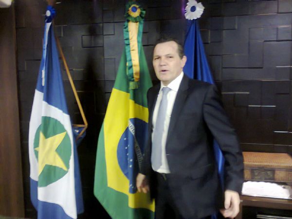  - Silval-Barbosa-bandeira