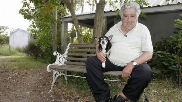 Mujica diz que sua cadela de estimao, Manuela, foi 