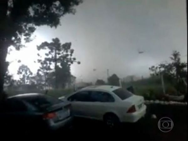 Morador filma tornado que devastou Xanxer, Oeste de Santa Catarina