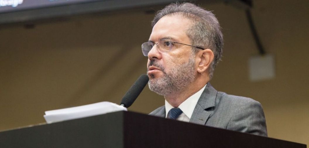 Grupo pr-Botelho tenta convencer Avallone a desistir de pr-candidatura a prefeito de Cuiab