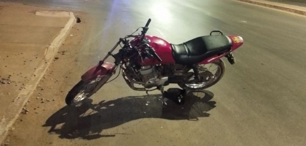 Adolescente de 17 anos morre aps colidir moto contra poste em Vrzea Grande