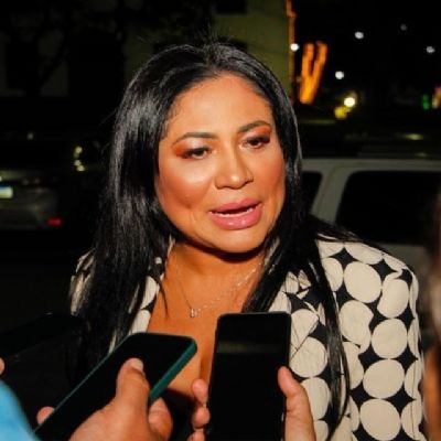 Aps 51 dias de cassao, Fabiana Advogada retorna oficialmente ao cargo de vereadora