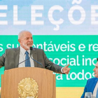 Lula anuncia R$ 374 milhes em obras de mobilidade e abastecimento d'gua em MT