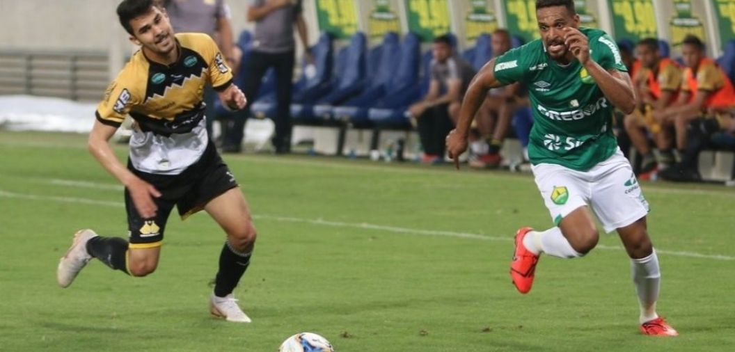 Cuiab enfrenta o Cricima pela terceira vez na histria neste domingo em Santa Catarina e leva a melhor no retrospecto