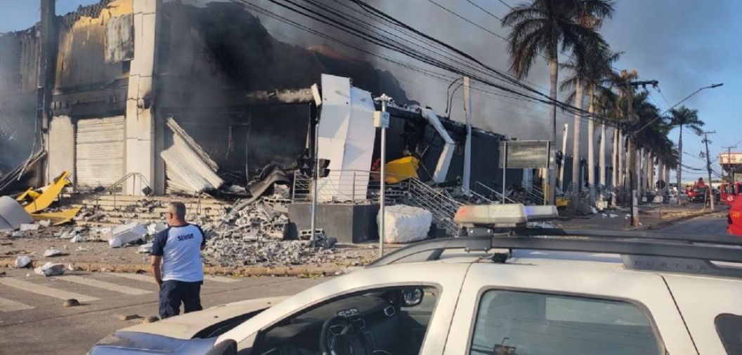 Polticos de MT lamentam incndio que destruiu estrutura do Shopping Popular: 'tragdia sem tamanho'