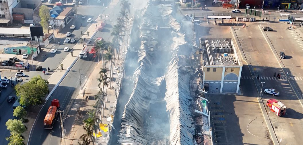 Imagem mostra como Shopping Popular ficou aps controle do fogo