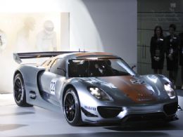 Porsche mostra a verso hbrida de corrida do 918 Spyder em Detroit