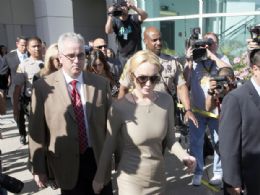 Lindsay Lohan rejeita acordo judicial em caso de roubo de colar
