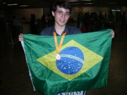 Sucesso em olimpadas cientficas leva jovem brasileiro a Harvard