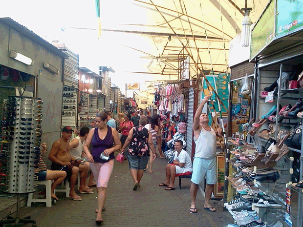 Expectativa de ocupao divide comerciantes da Rocinha