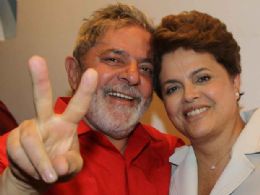 Planalto divulga imagens da festa de Lula para Dilma na noite de domingo