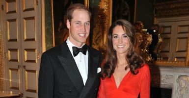 Prncipe William e Kate Middleton celebram o Ano Novo em tenda montada no jardim da casa dos pais dela