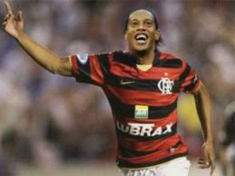 Um ms de Ronaldinho no Fla: o astro que dispensa os privilgios