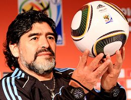 Maradona ataca Pel na vspera da estreia argentina na Copa do Mundo
