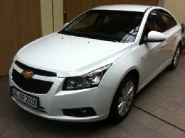 Chevrolet Cruze parte de R$ 67,9 mil e vem com motor flex da Hungria