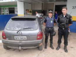 Aps cerco policial, carro roubado  encontrado