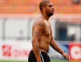 O adeus do Imperador: Adriano rescinde contrato com o Corinthians