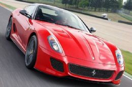Prxima gerao da Ferrari 599 deve ter 700cv de potncia