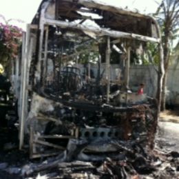Homem coloca fogo em nibus aps motorista negar carona, em Vitria