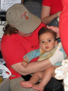 Beb de seis meses  salvo de escombros no Centro de Friburgo