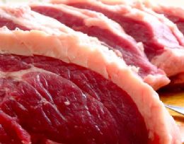 Consumir carne vermelha todo dia aumenta risco de morte, diz estudo
