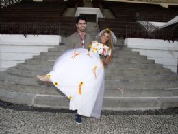 Prontos para casar! Ex-BBBs Adriana e Rodrigo se vestem de noivos