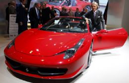 Ferrari revela verso conversvel da 458 durante o Salo de Frankfurt