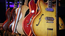 Madeira usada na guitarra Gibson coloca fabricante na mira dos ambientalistas