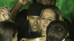 Neymar encontra Ivete Sangalo em Floripa: 'Tem que jogar bola comigo'