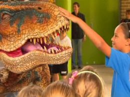 'Tiranossauro beb' visita escola na Austrlia