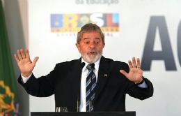Lula usa slogan de Serra e diz que empresrios podem fazer mais