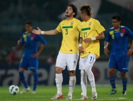 Neymar e Pato acordam, Brasil bate Equador e se classifica em primeiro