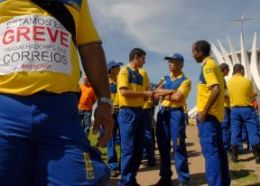 Funcionrios dos Correios entram em greve em Mato Grosso