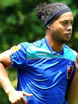 Problema com Ronaldinho esquenta o Flamengo