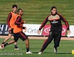Alexandre Pato, Robinho e Ibrahimovic durante treino do Milan