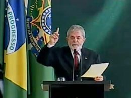 'Impossvel  Deus pecar', diz Lula em balano de oito anos de governo