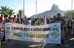 Ex-ministro e mais de 1500 pessoas se renem na Marcha da Maconha