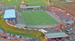 Torcedores do Mixto invadem vestirio para agredir jogadores