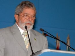 'Tenho o vrus da paz desde o tero de minha me', diz Lula
