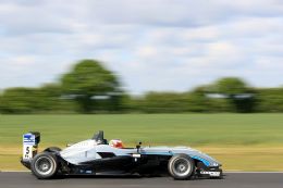 Pipo participa da quarta rodada tripla da F3 Inglesa em Brands Hatch