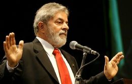Lula diz que no discute Battisti se deciso do STF for determinativa