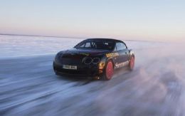 Bentley Continental atinge 330 km h no gelo