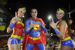 LevaNiz comemora o sucesso de Liga da Justia no carnaval de 2011