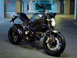 Ducati e Diesel 'vestem' nova Monster 1100 EVO