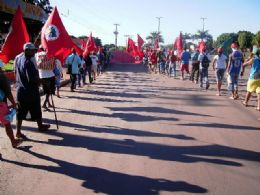 Sem Terras realizam protesto e marcha de Jangada a Cuiab