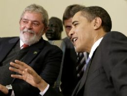 Por telefone, Lula e Obama discutem Cuba e crise