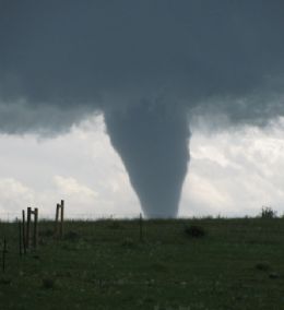 Tornados causam destruio em Colorado