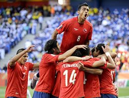 Depois de 48 anos, Chile volta a vencer na Copa: 1 a 0 sobre Honduras