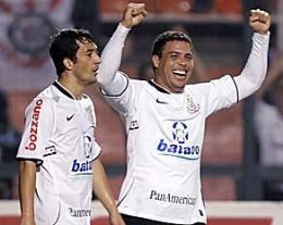 Ronaldo faz 2 e comanda vitria do Corinthians sobre Sport