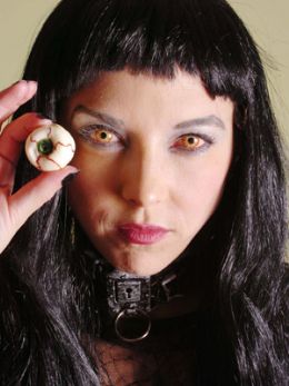Lentes de contato usadas no Dia das Bruxas preocupam mdicos nos EUA